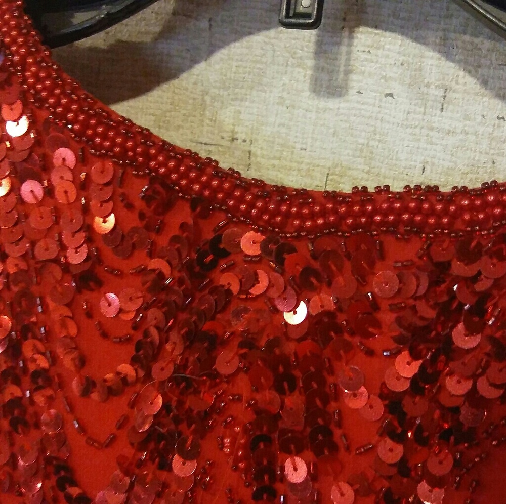 Red sequin blouse - Picture 4 of 5